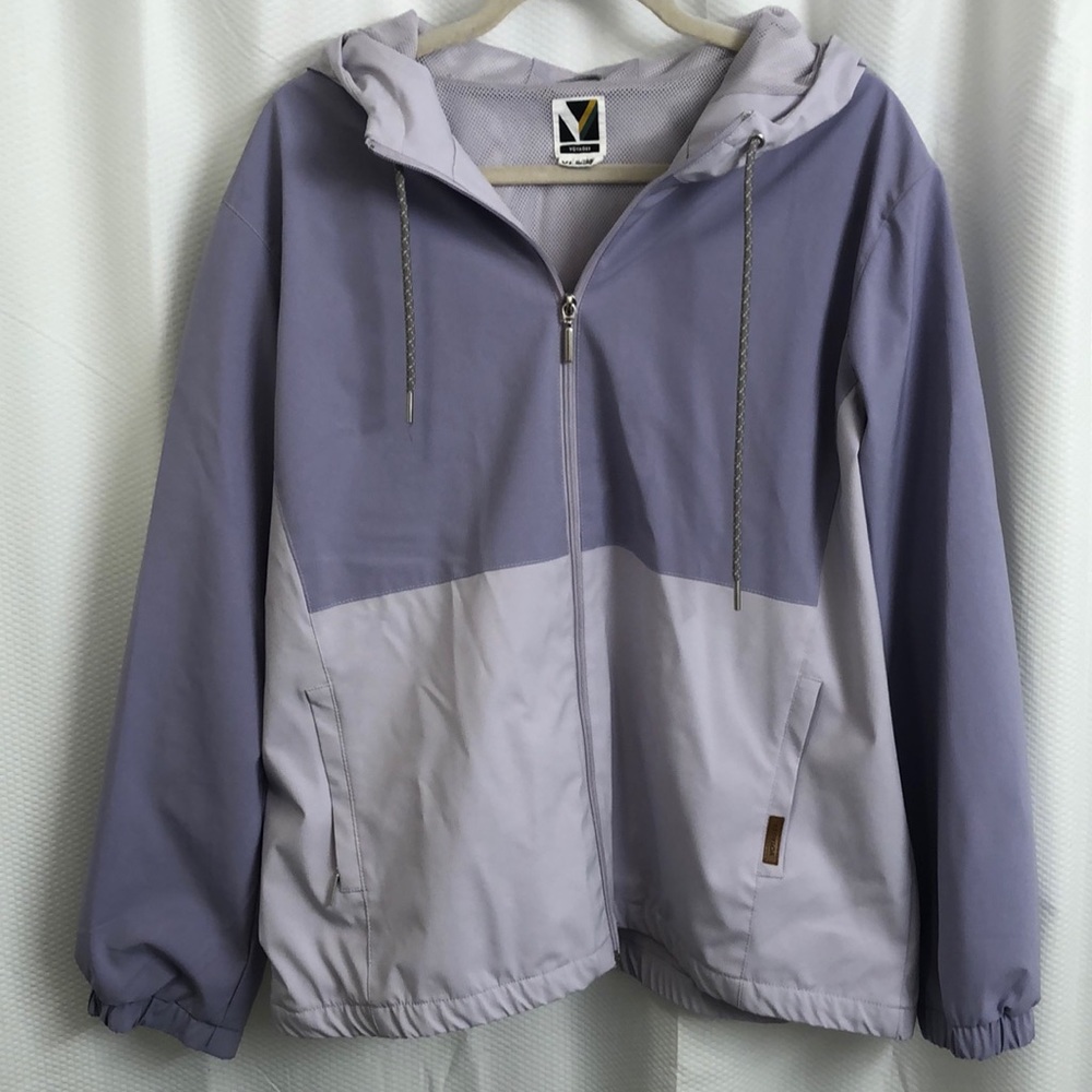 Voyager Women’s Windbreaker